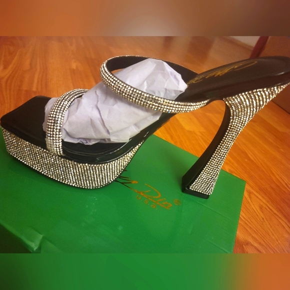 Shoes - New Rhinestone Platform Heels